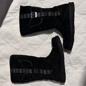 Black Ugg boots size 7 (like new)